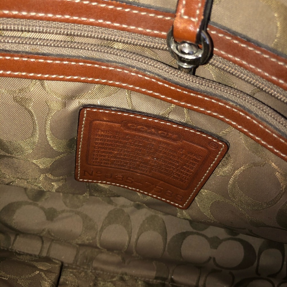 Coach purse - Picture 2 of 7